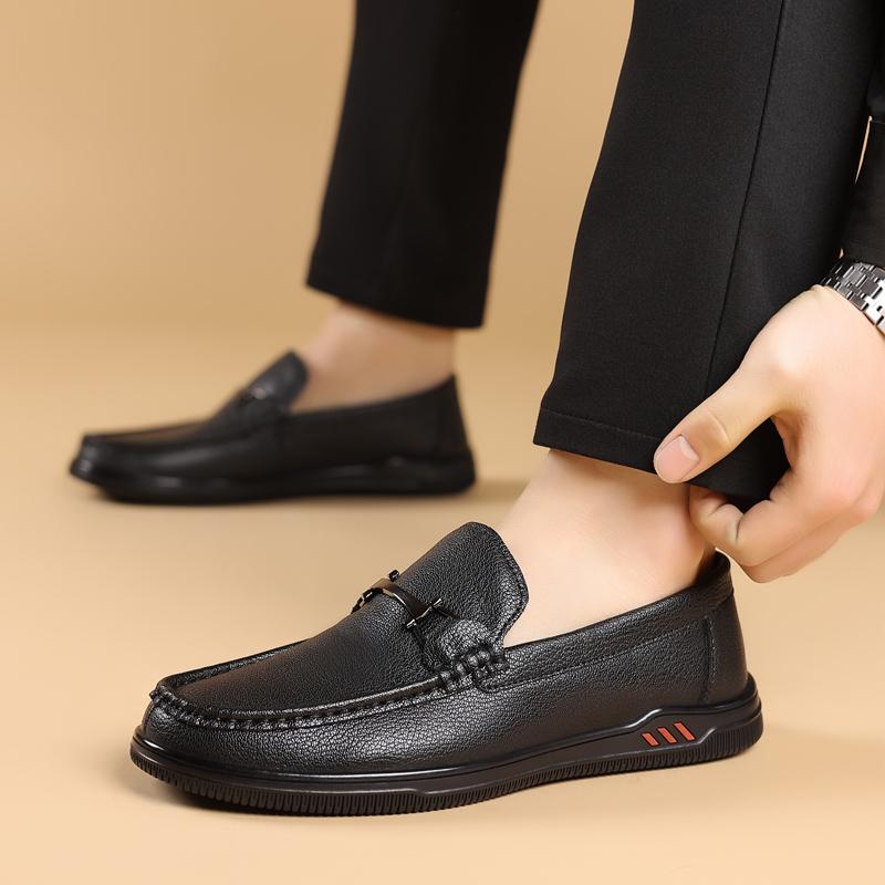 Casual men's loafers Classic and high-quality styles Formal office and leisure party Black and white leather shoes Hot