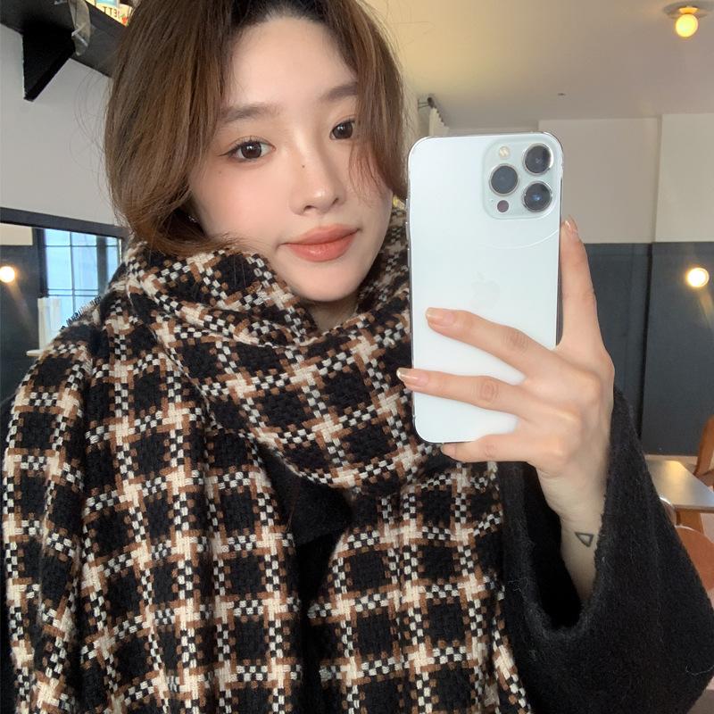 

Премиальный клетчатый маленький ароматный шарф женский осенне-зимний новый универсальный утолщенный теплый шарф студенческий тренд no specification