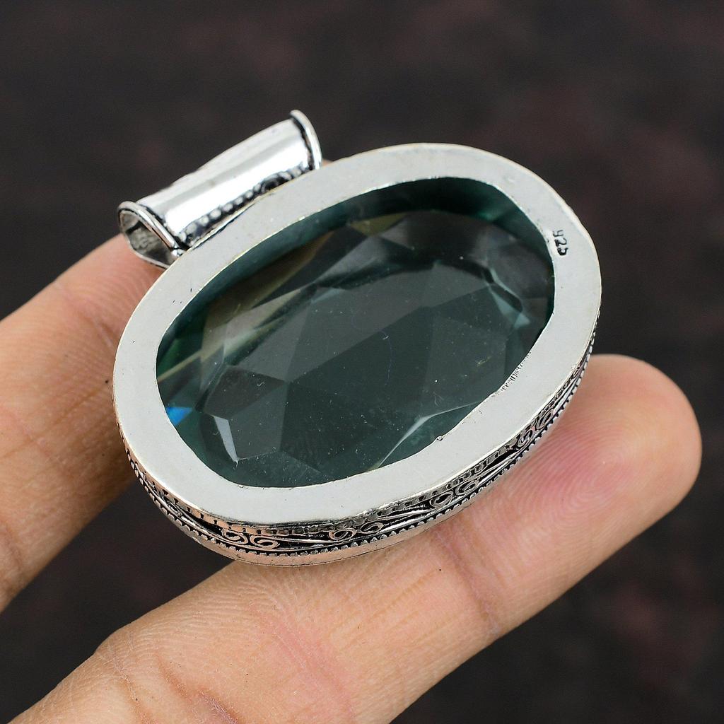 Facetterat grönt ametisthänge 925 sterling silverhänge Ädelsten Vintagehänge Handgjorda Boho smycken Unik designhänge present till henne