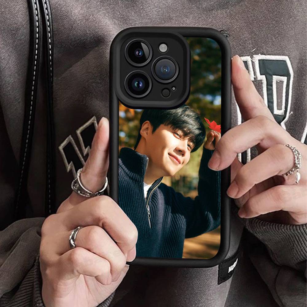 Kim Seon-ho South Korean Male Actor Phone Case For IPhone 17 16 15 13 11 12 14 Pro Max Plus Silicone Cover Shell