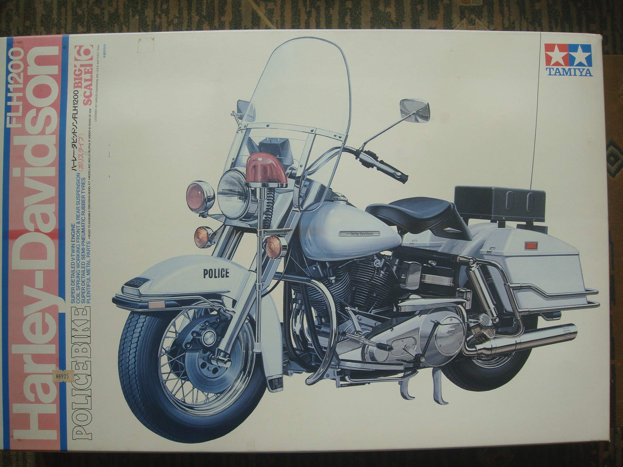 

Пластиковая модель мотоцикла Tamiya серии Harley Police 16016 1/6 № 16