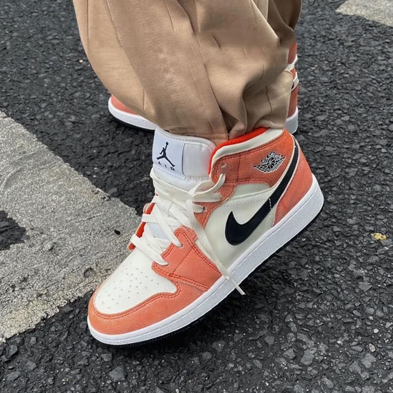 Air Jordan 1 Mid SE GS Orange Suede Kids Sneakers Team-Orange Black Sail DV1336-800