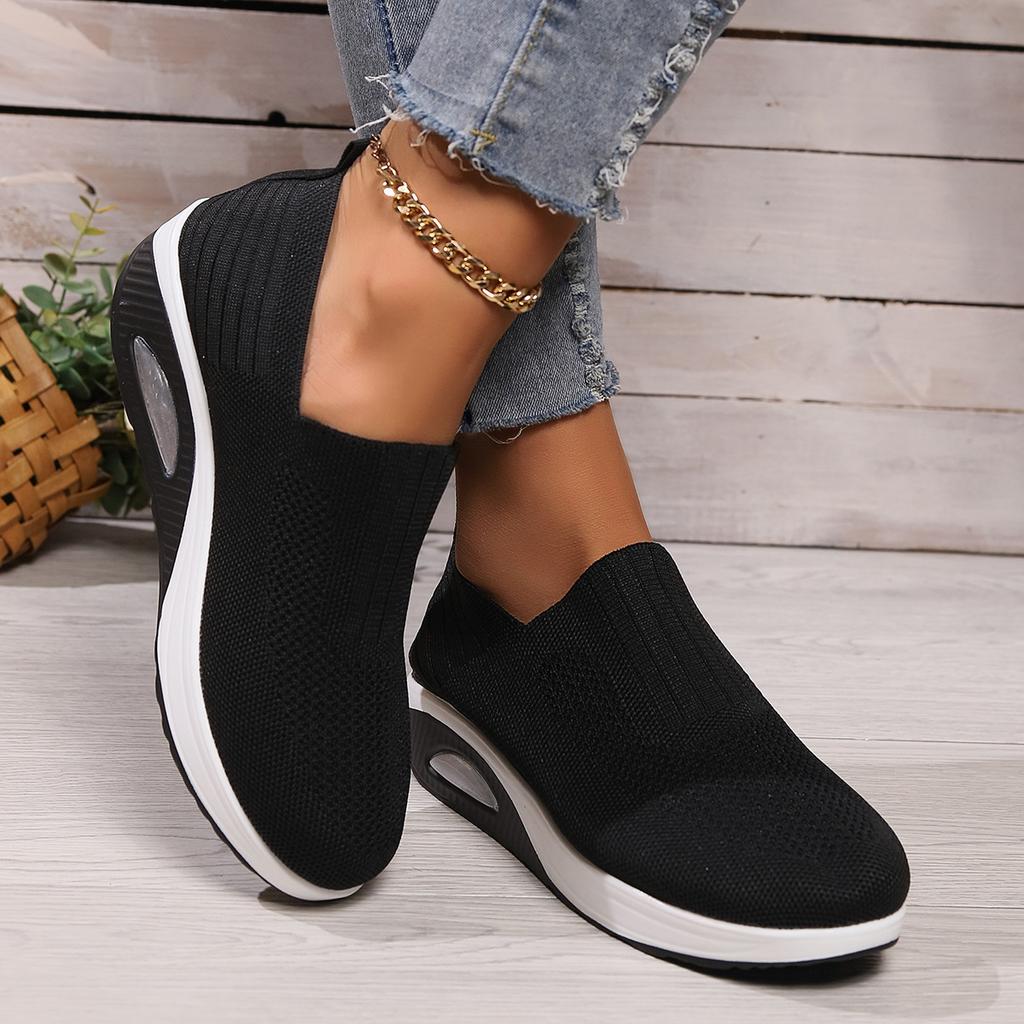 2025 new comfortable rocking shoes flying woven non-slip soft-soled mother shoes foreign trade mesh air cushion sports women's shoes
