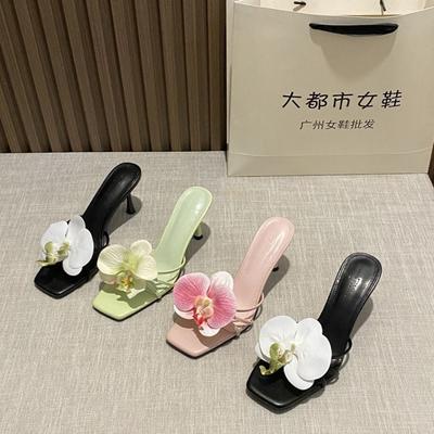 Blumendekoration Damen Hausschuhe Hawaiianischer Böhmischer Urlaubsstil Damen High Heel Hausschuhe Quadratische Zehenpartie Offene Zehen Hausschuhe Pantoletten