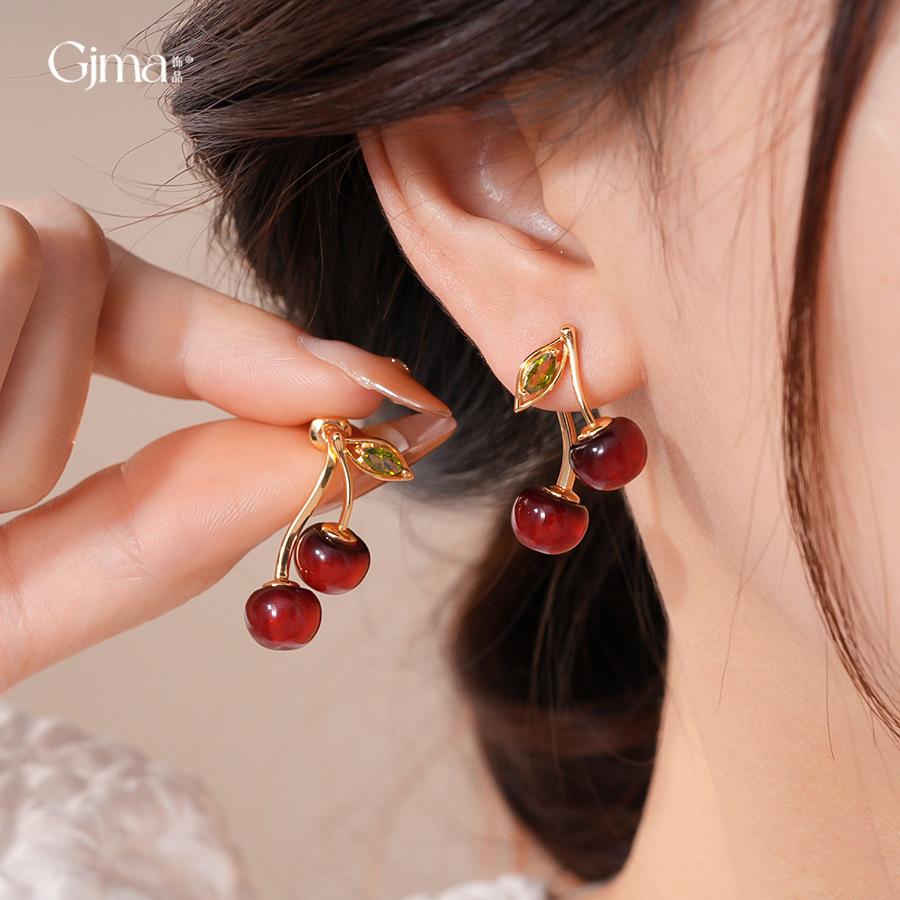 Boucles d'oreilles Puces Cerise en Résine Zirconium Frais Français Mode Polyvalentes Personnalité Boucles d'oreilles Femmes