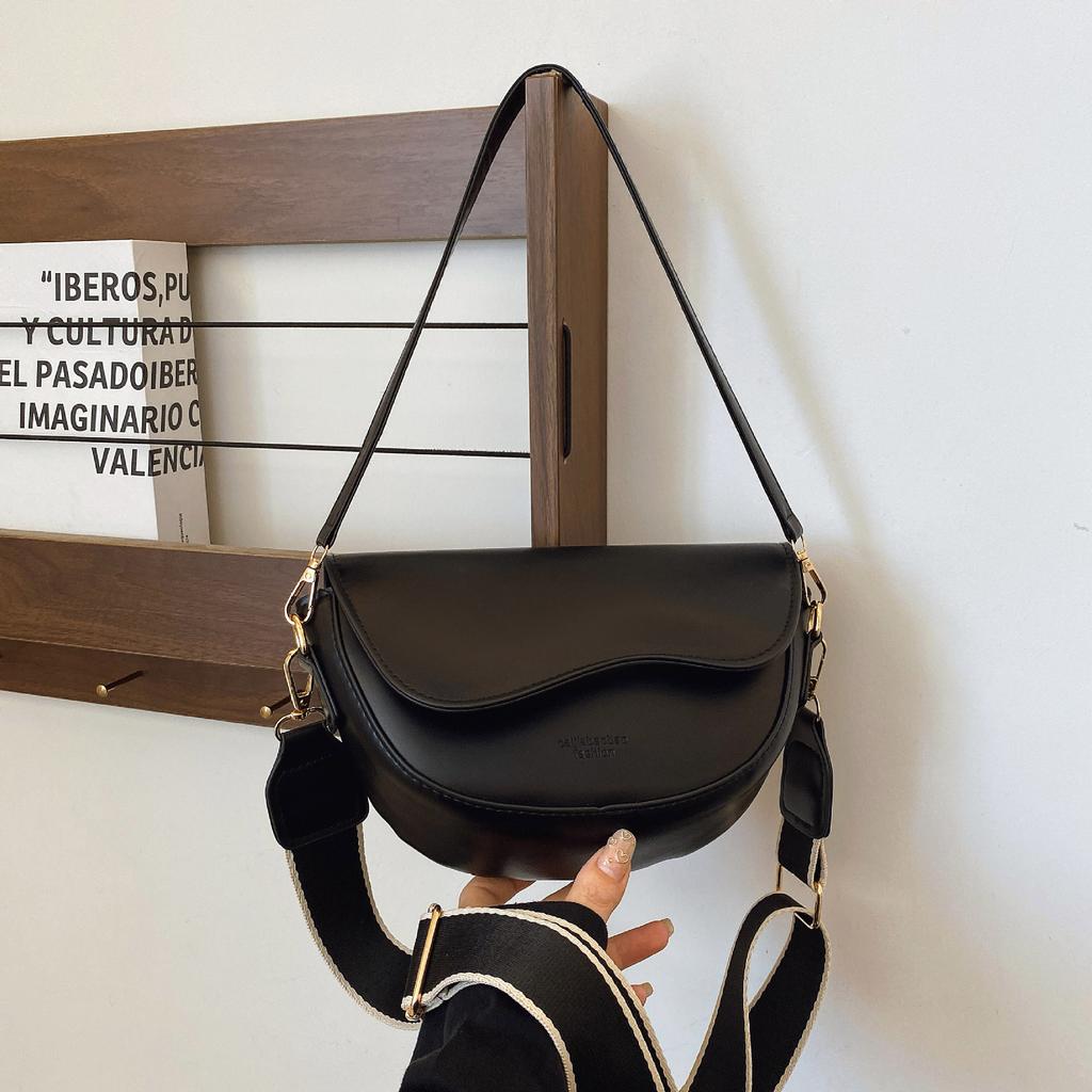 Saddle Bag Texture Niche Women'S Popular Retro Versatile Messenger Bag Fashion Single Shoulder Armpit