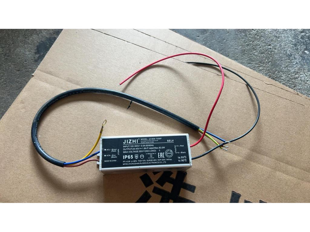 Wall-Mounted Cantilever Streetlight for Courtyard and Utility Pole