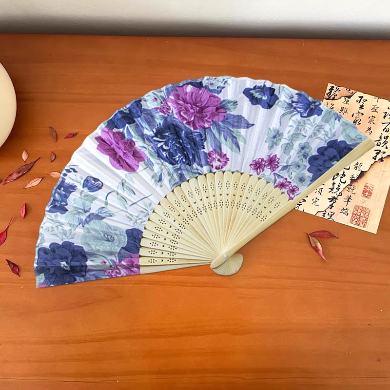Pretty Classical Hand Held Fan Fashion Folding Fan Retro Dance Performance Fans Shooting Props Girls Women Fan Home Decoration