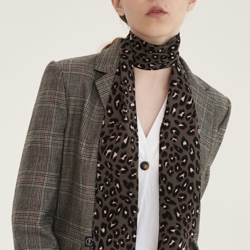 BB’DE SOLI’DE leopard tie scarf