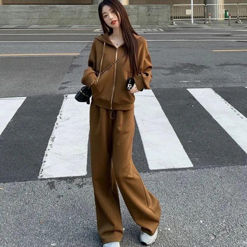 Two-piece Hooded Cardigan and Sweatshirt Set for A Chubby Girl in The Autumn and Winter, Featuring Casual and Sporty Wide-leg Pants