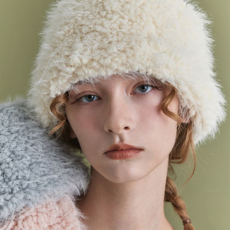 

poesiedame MEATEL HAT IN CREAM WING single type