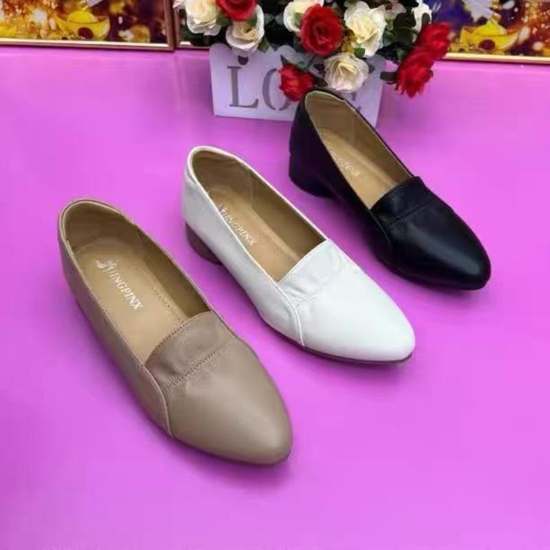 Soft Leather Single Shoes Pointed Women's Shoes Spring New Versatile Flat Bottom Shallow Mouth Small Leather Shoes Comfortable Soft Sole Shoes