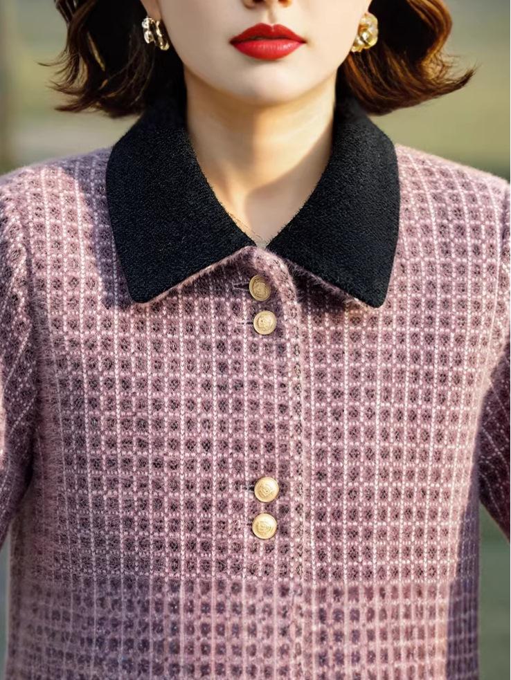 Elegant Women's Plaid Lapel Jacket - Stylish Spring 2026 Edition for Mature Women