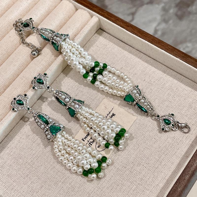 Smaragd Französisch Retro Diamant Perlen Ohrring Set mit Exquisite Perlenarmband