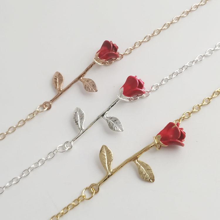 Elegant Red Rose Bracelet - Fashionable, Simple Flower Design for a Sweet Touch