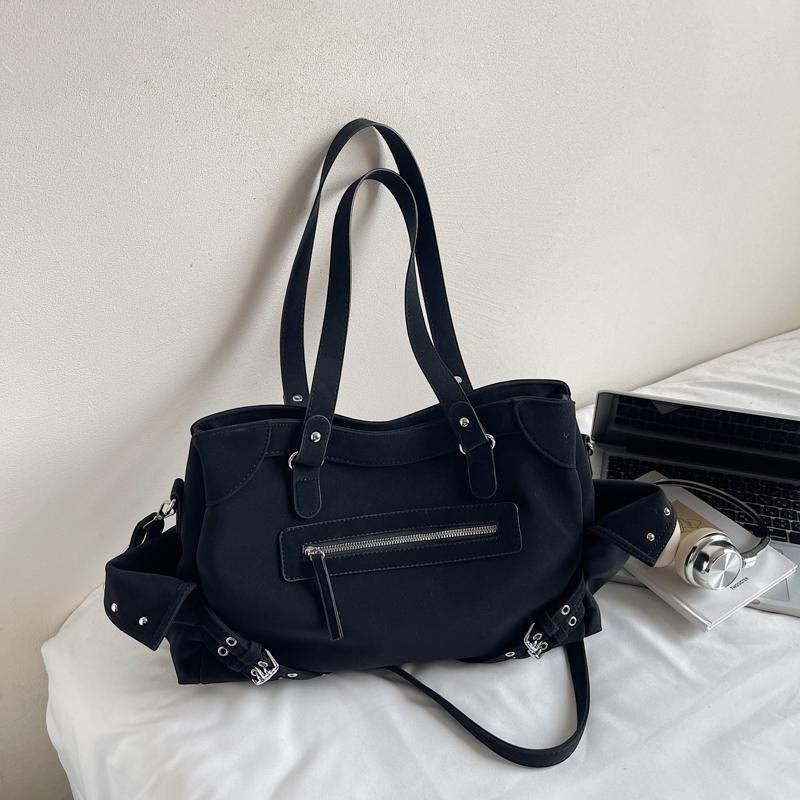 

2025 Euro Fashion Punk Style Motorcycle Bag Women Vintage Large Capaci Tote Bag Lady Trendy Oulder Bag Versatile Shoulder Bag чёрный