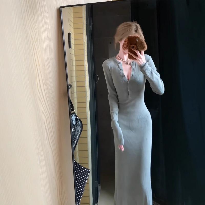 New early autumn atmosphere, wearing temperament, thin inside, bottom long-sleeved knitted dress, long dress
