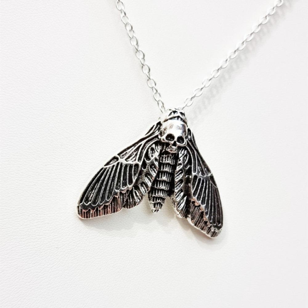 Gothic Retro Sliver Color Death Skull Moth Pendant Necklace for Women Men Hallowmas Party Hip-hop Trendy Jewelry Accessory Gifts