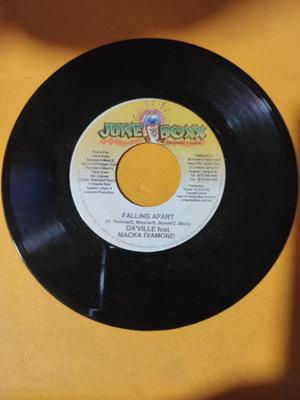 7inch Record DA'VILLE FEAT MACKA DIAMOND, BLACK- - Falling Apart NONE Juke Boxx Produ Jamaica Reggae, Ska & Dub Used