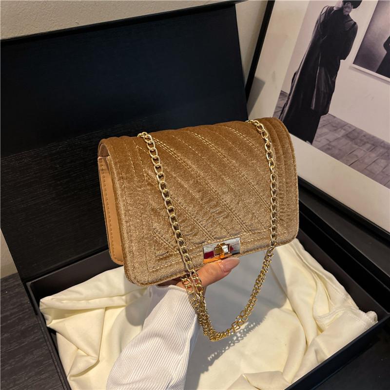 

Новая оптовая повседневная модная маленькая квадратная сумка с вышивкой и застежкой-петлей, модная цепочка, простая наплечная сумка-мессенджер 2025 коричневый