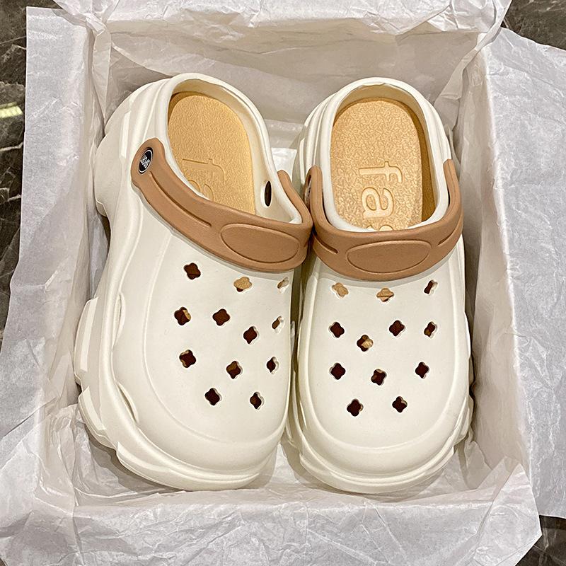 Einfarbige Hausschuhe Neue Sommer-Außenbekleidung dicke Sohle weiche Sohle höhenverstellende Loch-Hausschuhe
