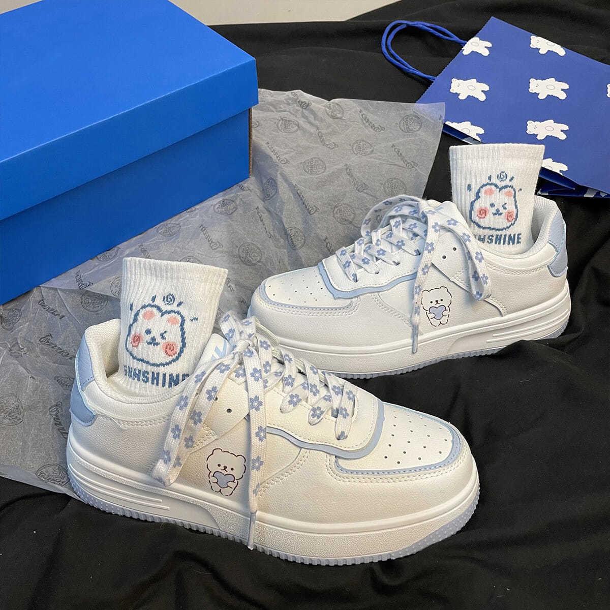 Белые спортивные кроссовки для женщин — фото 7