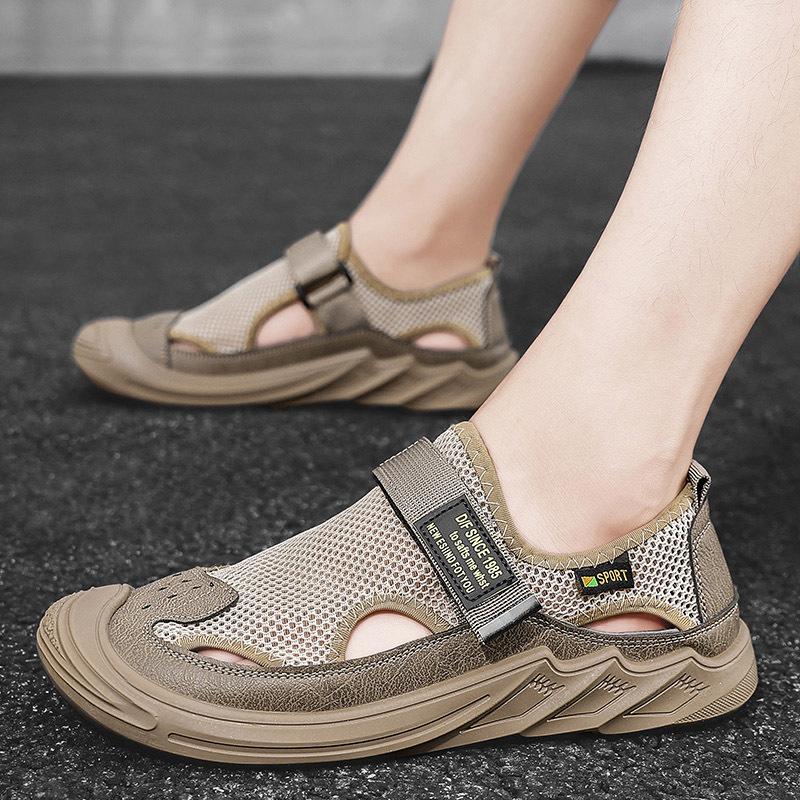 New mesh hollow sandals breathable and comfortable river shoes trendy versatile casual shoes hole shoes trendy shoes