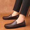 Najnowsze męskie buty Prawdziwe skórzane mokasyny męskie Slip On Mokasyny Formalne sukienki Casualowe płaskie buty Modne buty do jazdy samochodem Obuwie biznesowe