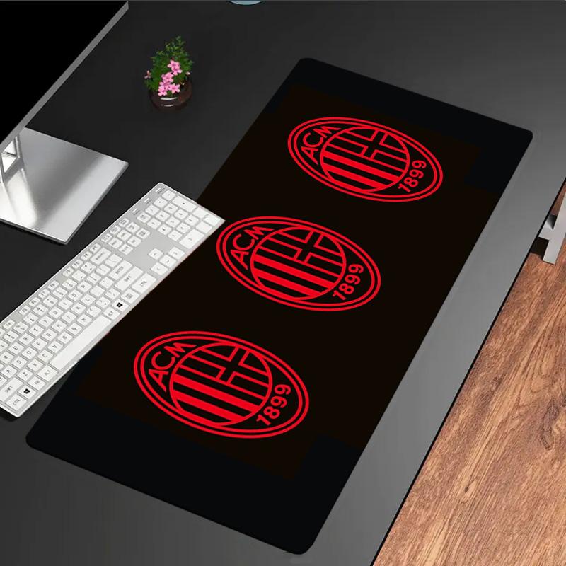 Tappetino per mouse con logo AC Milan, base in gomma, tappetino da scrivania per esports, tappetino per mouse per giocatori e uso in ufficio, scrivania da gaming, tappetino facile da pulire