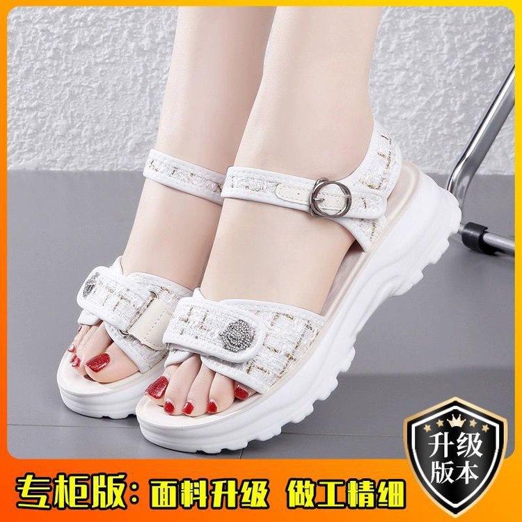 Sandals women's soft sole 2025 summer new casual sports fashion versatile trend flat non-slip thick-soled beach shoes