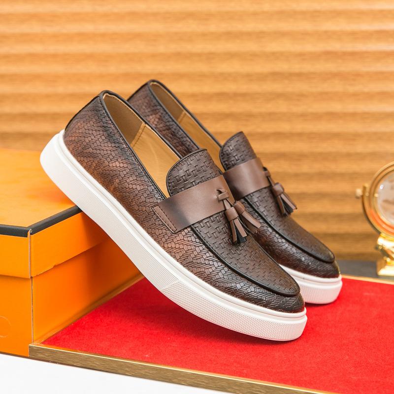

Large size new fringed board shoes European and American fashion foot leather shoes dress casual loafers speed sales men s shoes 46