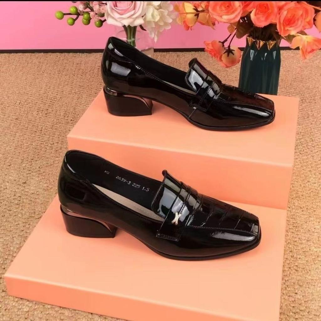 Soft leather single shoes medium heel 2025 spring new patent leather glossy square head fashionable versatile square heel deep mouth small leather sh