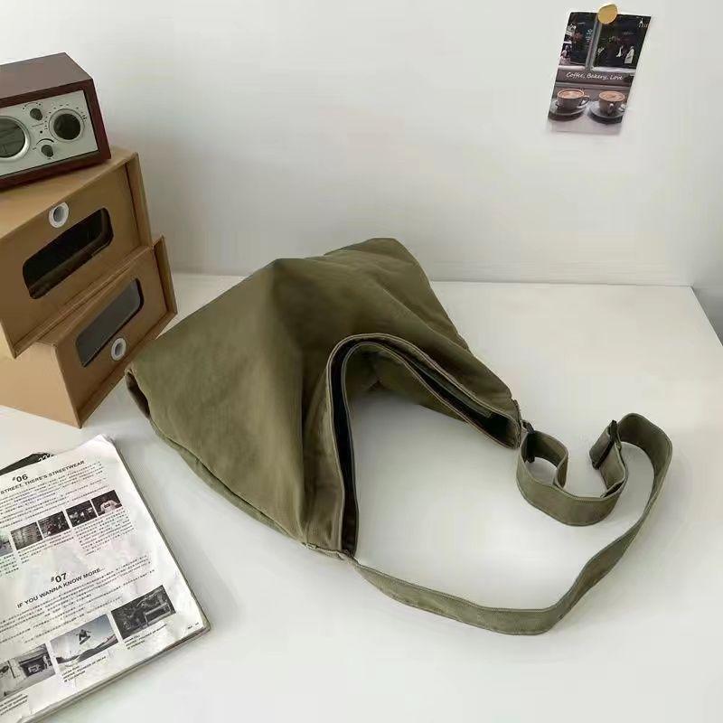 Vintage Canvas Crossbody Bag: Unisex Student Handbag & Large Capacity Shoulder Backpack for Commuting