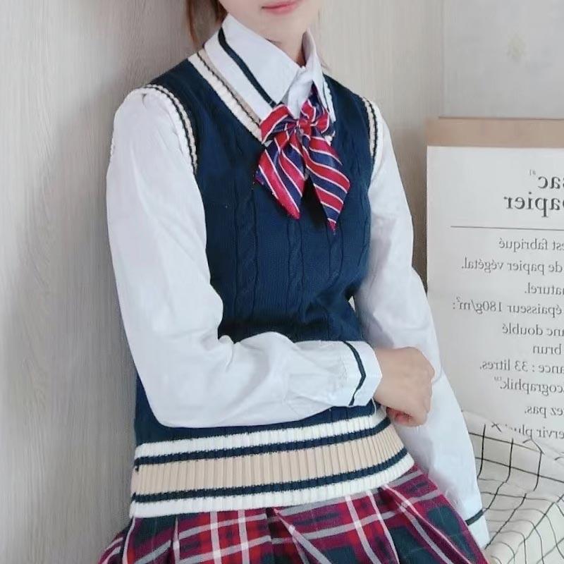 V-neck Knitted Sweater Vest for Women Autumn Winter 5XL Plus Size Cotton Thicken Sleeveless Pullover Preppy Style Fashion Clothing