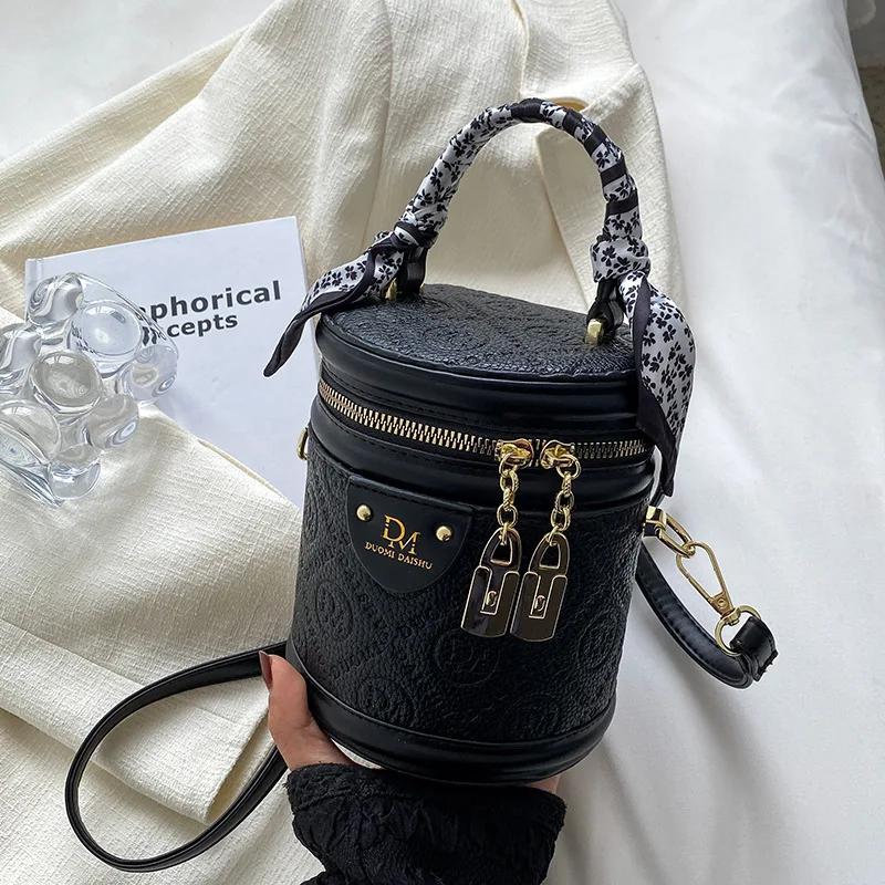 Geantă PU Cusută cu Model Alfabet pentru Fete Geantă Simplă de Umăr Geantă Crossbody Monocromatică Geantă Găleată Nouă pentru Femei