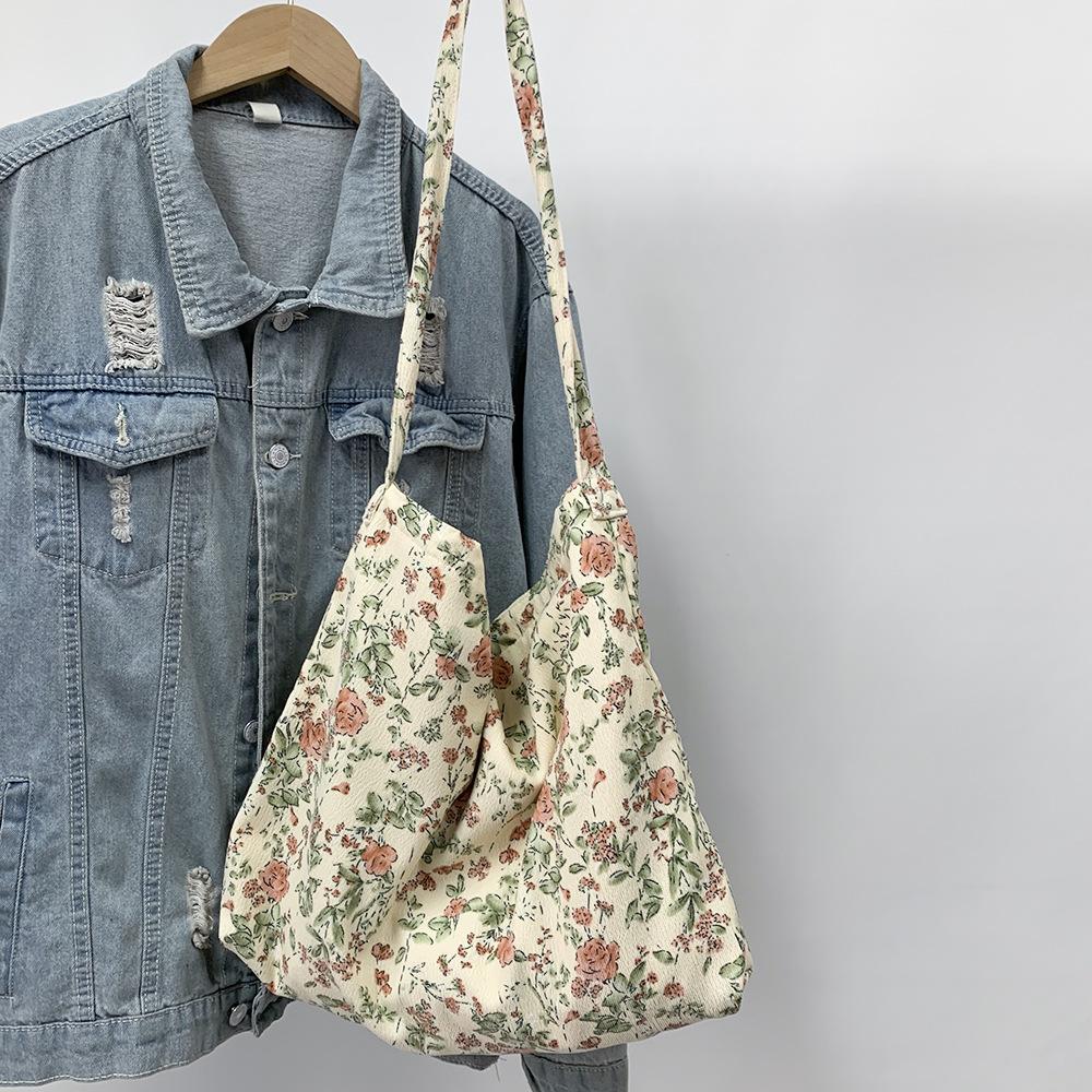 A Crossbody Bag with A Zipper and A Large-capacity Single-shoulder Shopping Bag
