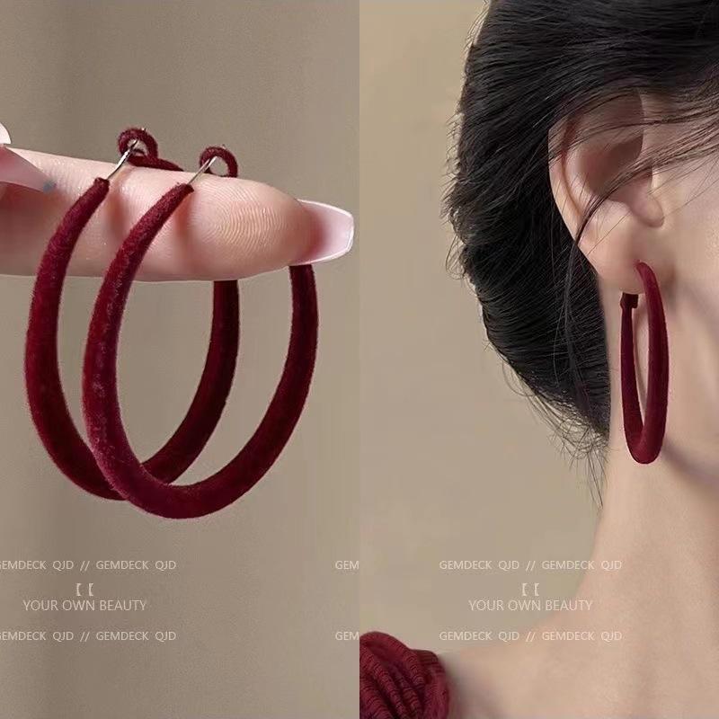 

Винно-красные стекающиеся круглые серьги Минималистичные серьги Элегантные серьги