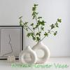Creative Donut-Shaped Vase, Nordic-Style Plastic Vase, Minimalist Floral Arrangement, Table Setting, Home Living Room Decoration