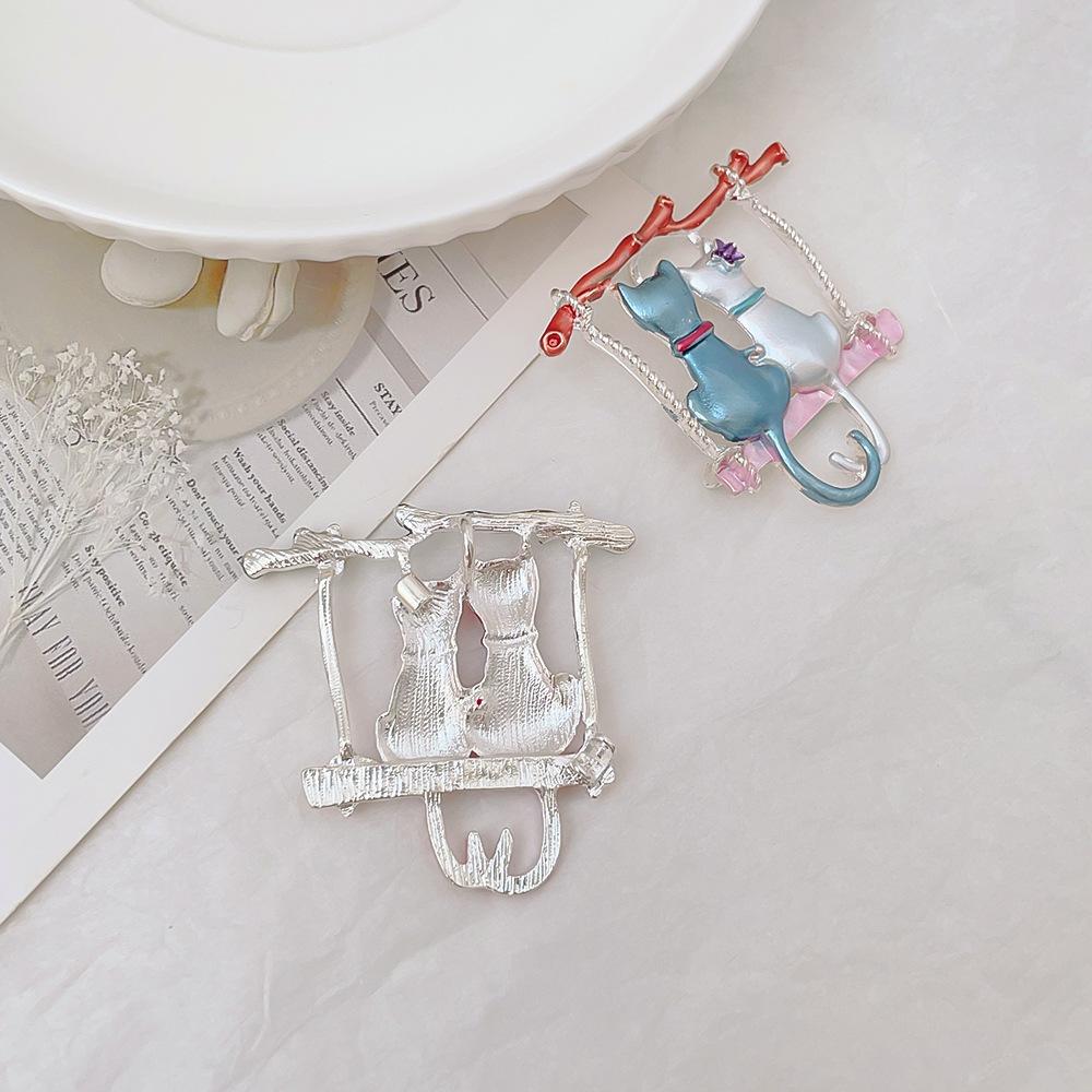 Rhinestone Love Kitten Brooches for Women Unisex Enamel Animal Pin Cat Lapel Pins Office Party Friend Gifts Jewelry Accessories