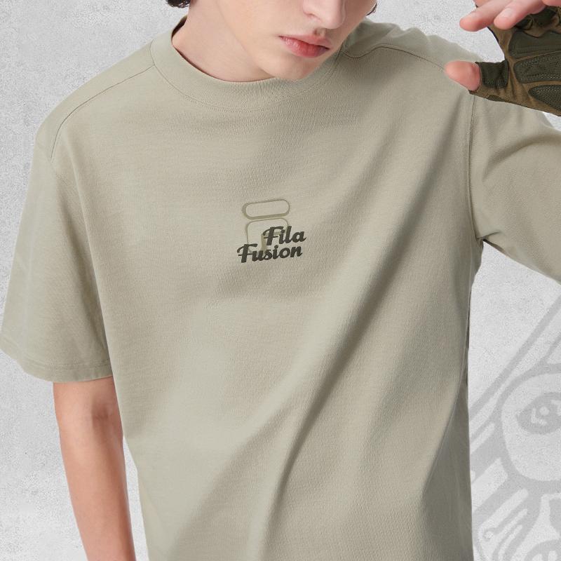 Fila Fusion Workwear American Vintage Letter Print Loose Breathable Short Sleeve T-Shirt Men Tops Feather-Gray T11M423105FGY