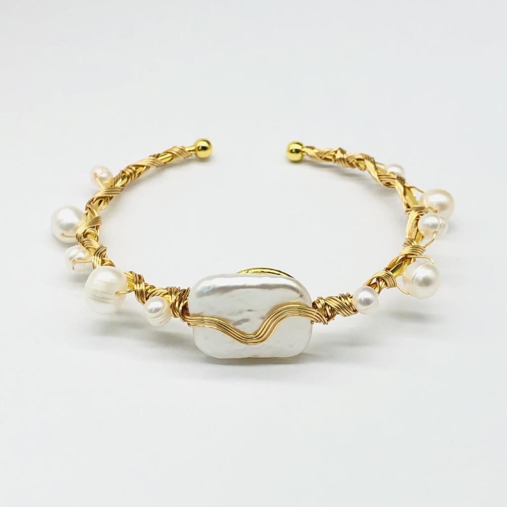 Handmade Wire-Wrapped Freshwater Pearl Bracelet - Fashionable & Versatile Bangle in TikTok Hot Style