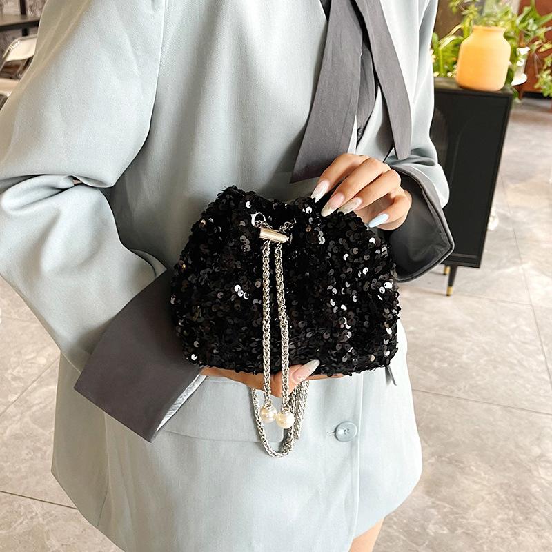 Fashion personalized sequined bag women's 2025 new Korean version bucket bag foreign style shoulder trend messenger dinner bag
