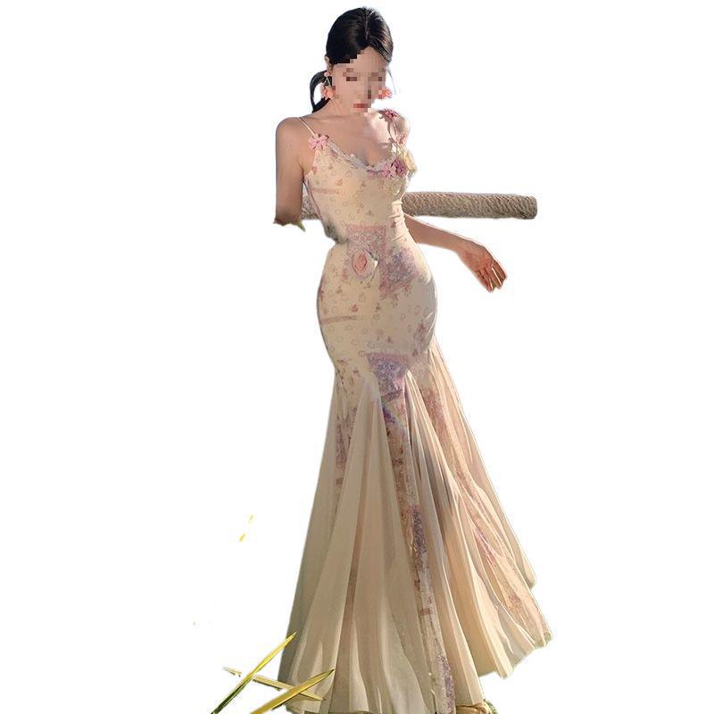 Abito Sirena a Rete Floreale 3D French Chic con Spalline - Vita Sagomata, Stile Estivo, Elegante e Sexy