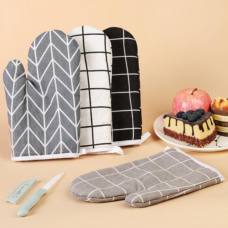 1pc Heat Resistant Insulated Kitchen Glove Thickened Oven Mitt for Baking Cooking and Microwave