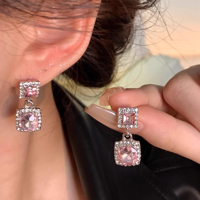 

Сережки-кисті з перлами зі срібла 925 проби: Елегантні жіночі розкішні сережки-підвіски для осені/зими.