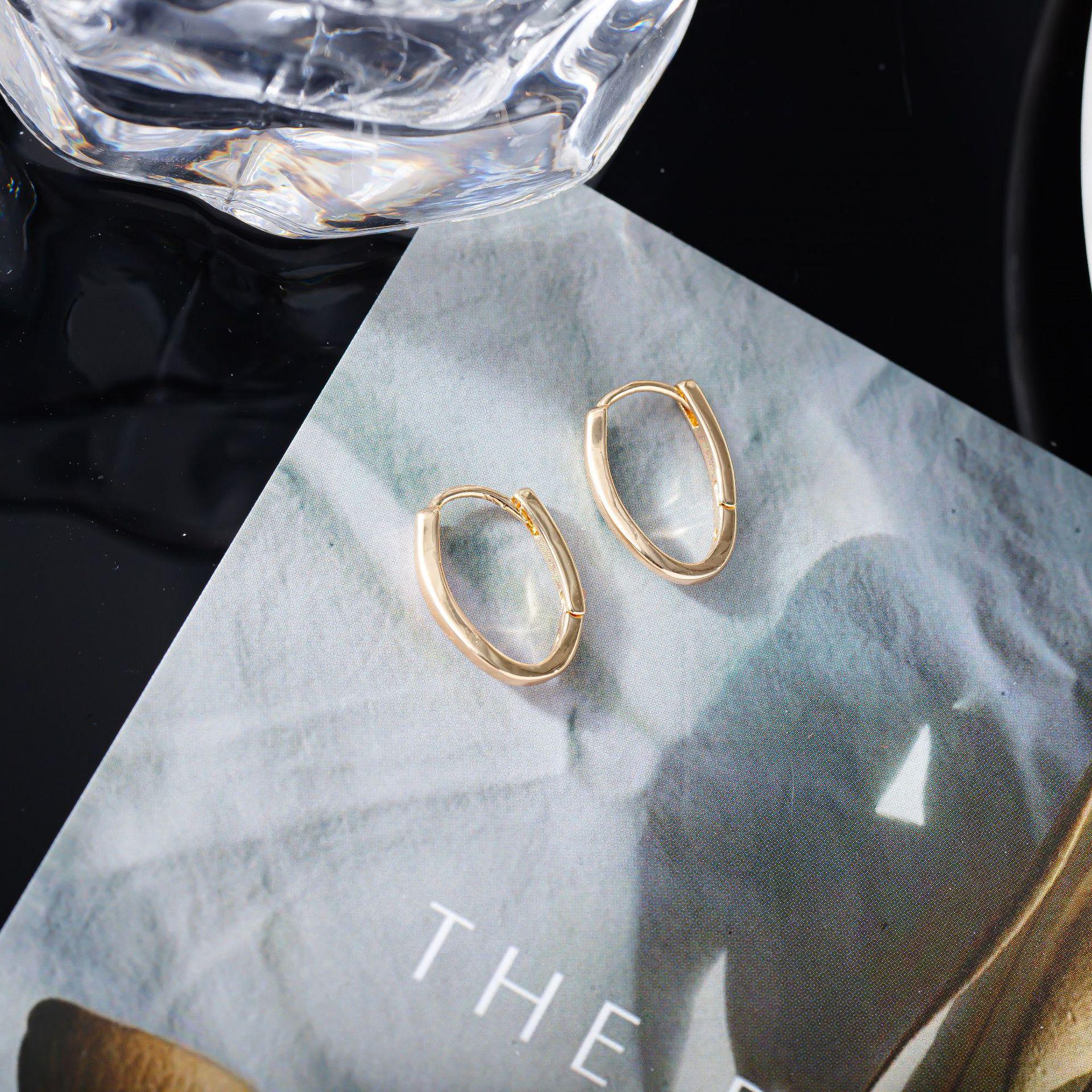 Versatile Glossy U-Shaped Oval Ear Clips - Trendy Unisex Korean Style Earrings