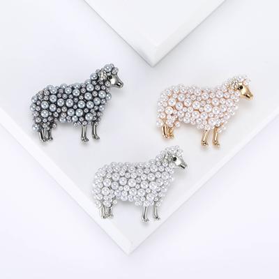 Pearl Sheep Brooches for Women Unisex Enamel Cute Animal Pin 3 Colors Available Banquet Party Backpack Gifts Jewelry Accessories