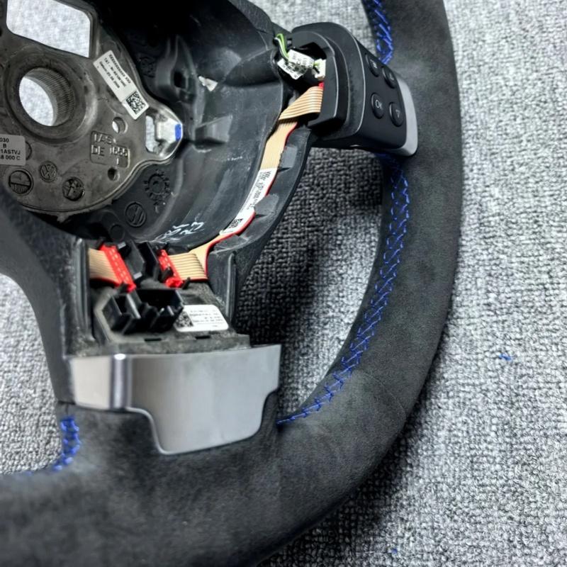 Car Steering Wheel Cover For Volkswagen Passat B6 Golf 5 Mk5 VW Jetta 5 Mk5 Tiguan 2007-2011 Suede Steering Wrap Car Accessories