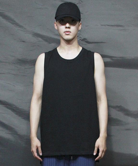 Deumakeu Sleeveless Long Layered Slit T-Shirt Black