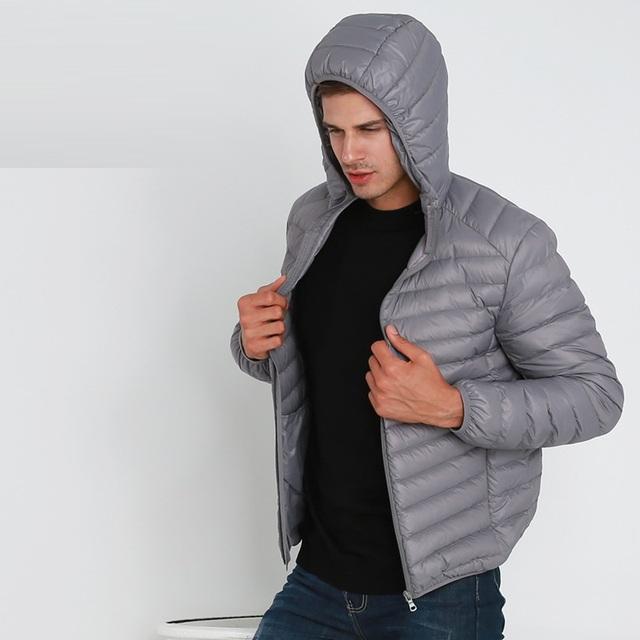 NewBang Marke Leichte Männer Mit Kapuze Ente Unten Jacke Ultra Licht Unten Jacke Männer Tragbare Winddicht Warme Mantel Feder Parka Mann